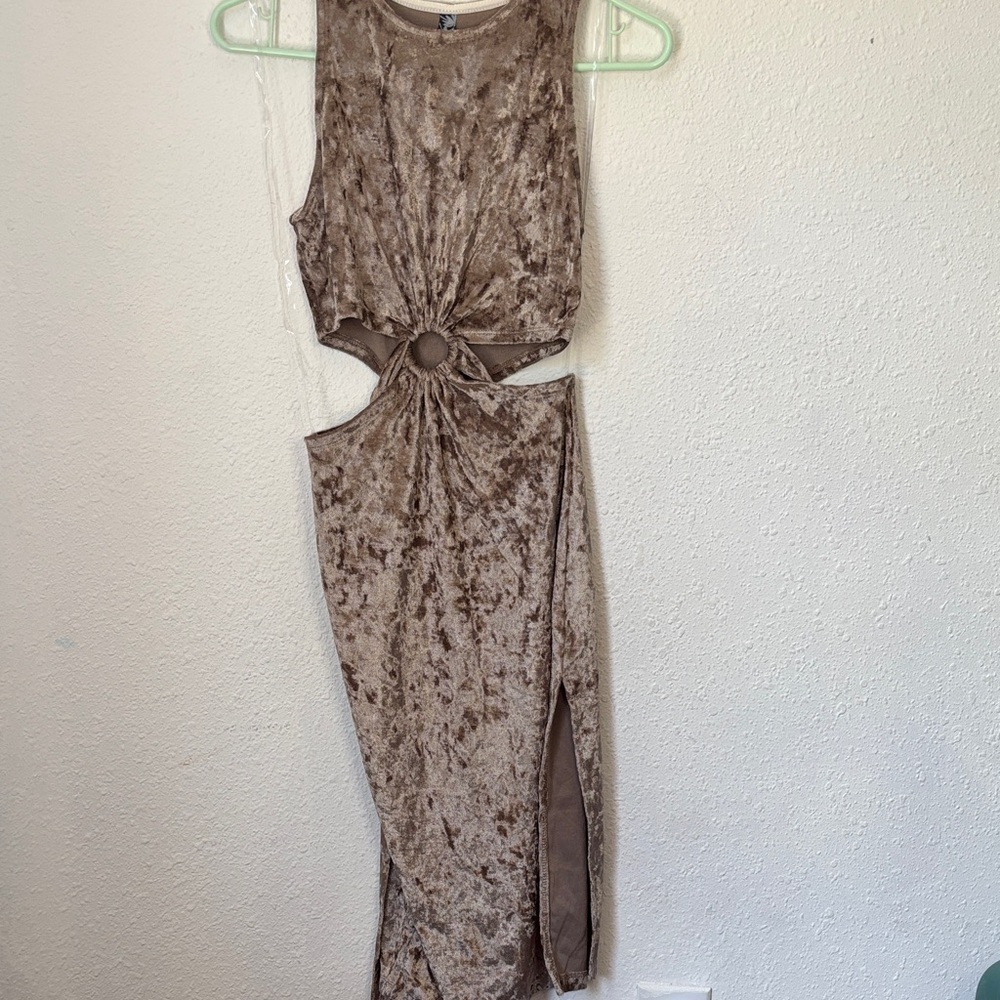 Elegant Tan Sleeveless Dress